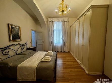 Pronájem bytu, 4+kk, 120 m²