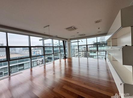 Pronájem kanceláře, 469 m²
