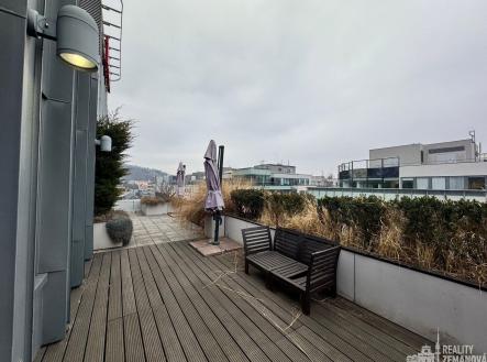 Pronájem kanceláře, 469 m²