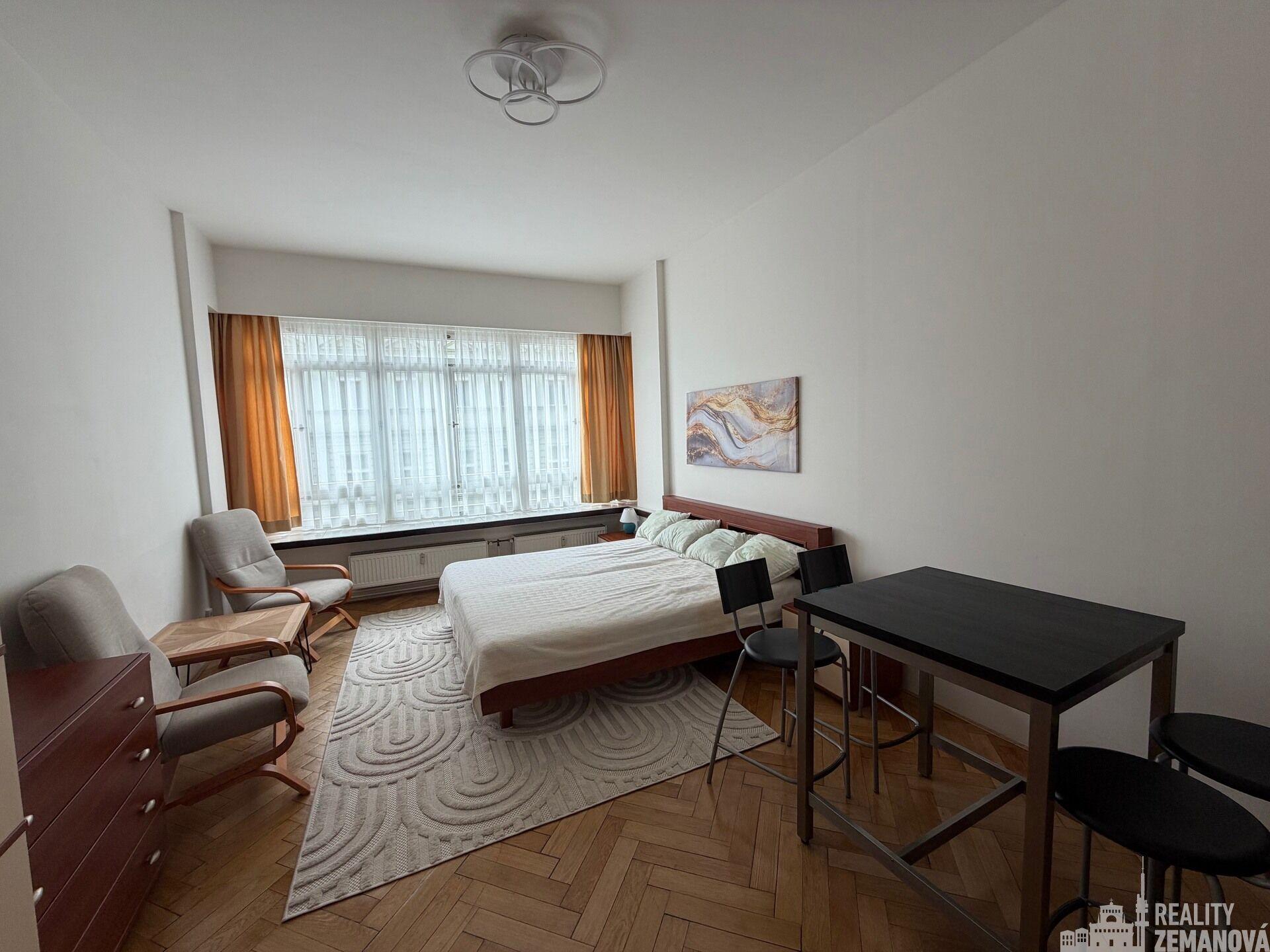 Pronájem moderně zařízeného bytu 1+1, 33 m2, Soukenická ul., P-1