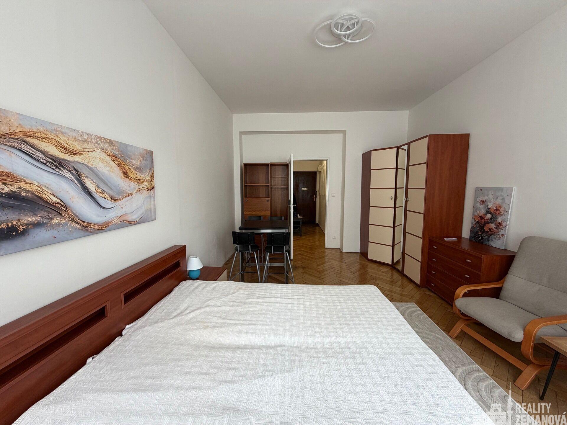 Pronájem moderně zařízeného bytu 1+1, 33 m2, Soukenická ul., P-1