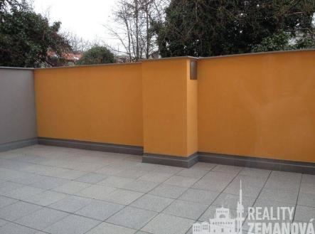 Pronájem bytu, 1+kk, 38 m²