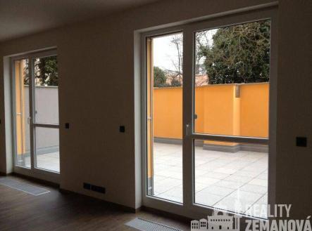 Pronájem bytu, 1+kk, 38 m²