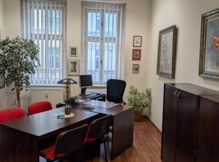 Pronájem kanceláře, 81 m² obrázek