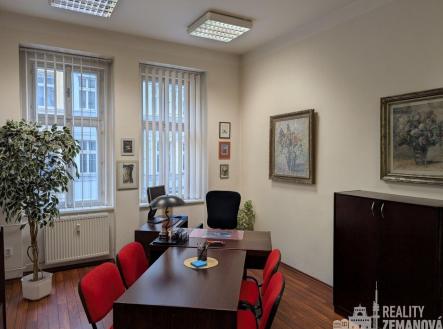 Pronájem kanceláře, 81 m²