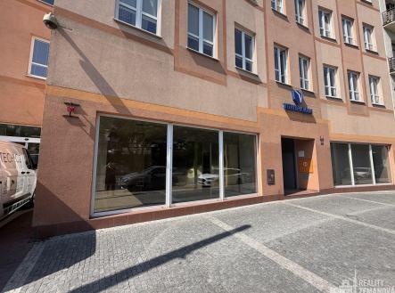 Pronájem obchodní prostory, 323 m²