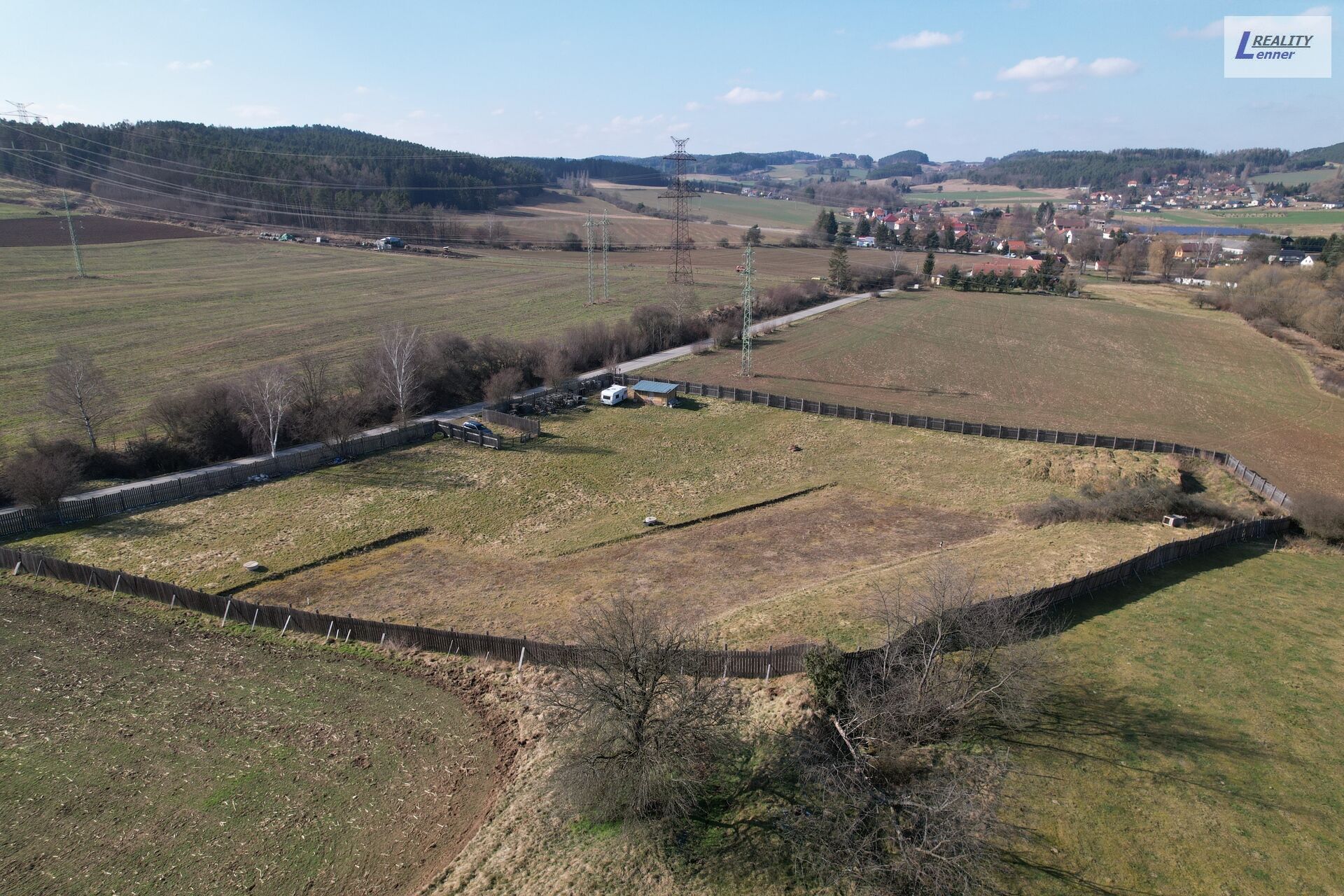 Pozemek 8.640 m2 pro zem. účely s bydlením, obec Drevníky