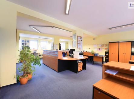 Pronájem - kanceláře, 173 m²