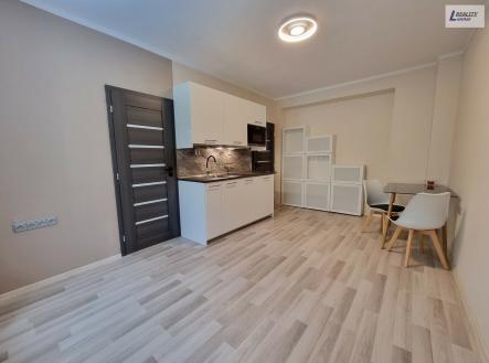 Pronájem bytu, 2+kk, 36 m²