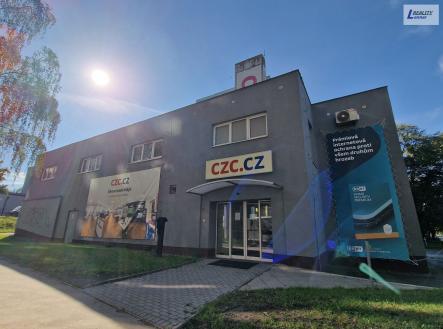 Pronájem - komerční objekt, obchodní centrum, 714 m²