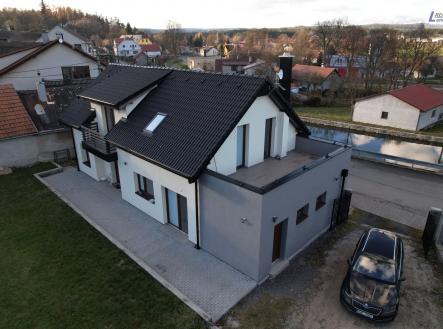 Prodej - dům/vila, 210 m²