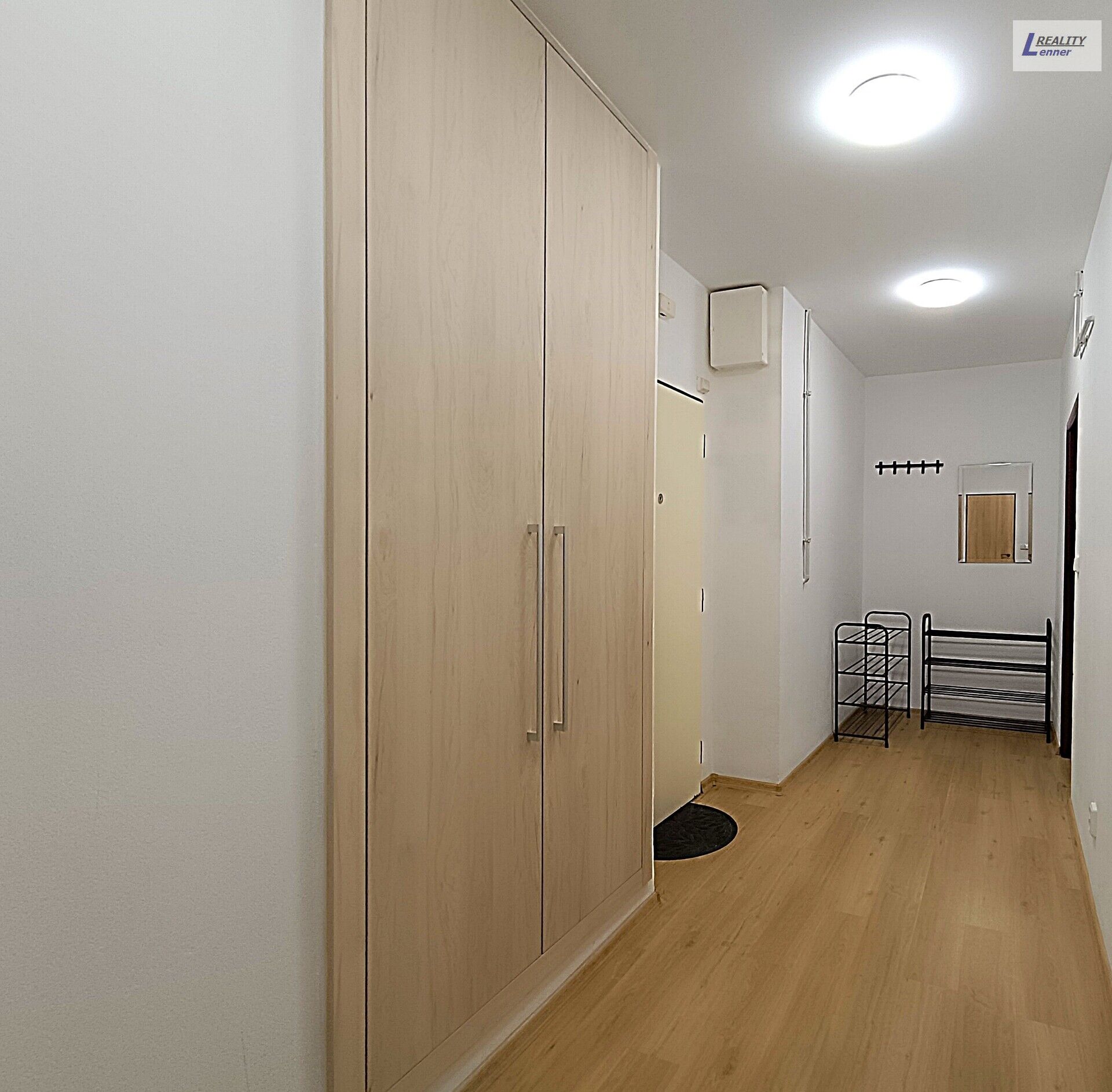 Pronájem bytu 2+1, cihla, 54 m2, 1. patro, balkon