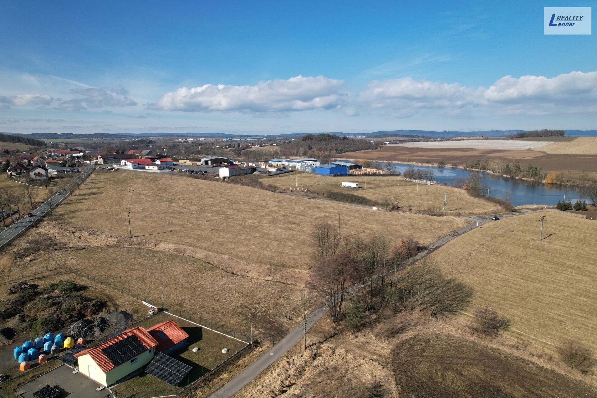 Komerční pozemek 4.000 m2, Drásov (okres Příbram) u dálnice D4 Příbram