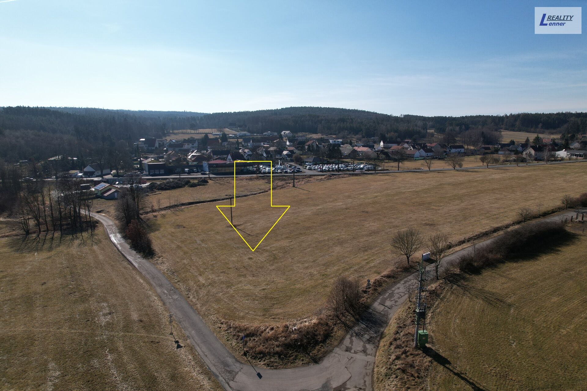 Komerční pozemek 4.000 m2, Drásov (okres Příbram) u dálnice D4 Příbram