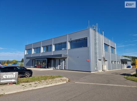 Pronájem kanceláře, 235 m²