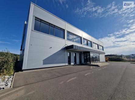 Pronájem kanceláře, 235 m²