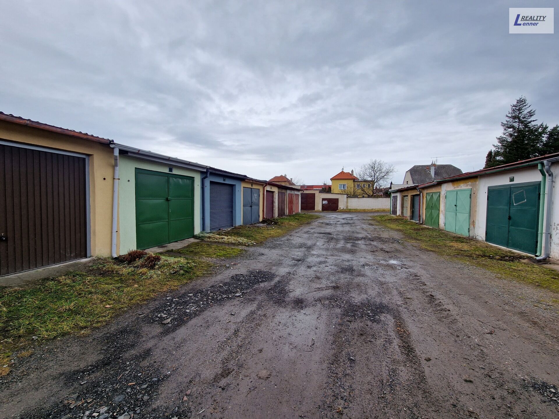 Garáž 18 m2 na pozemku 35 m2, cihla, ulice Fantova louka, Příbram II