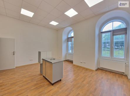 Pronájem - kanceláře, 28 m²