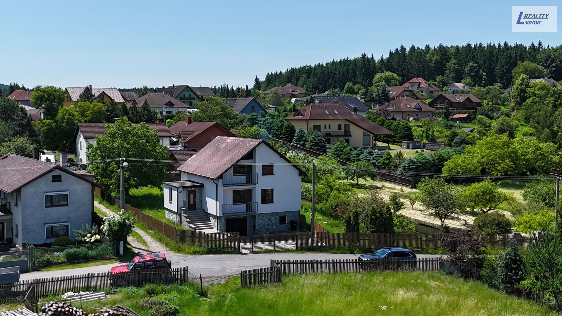 RD4+1/ 2x balkon, dvougaráž, podsklepené, 172 m2 na pozemku 1.060 m2