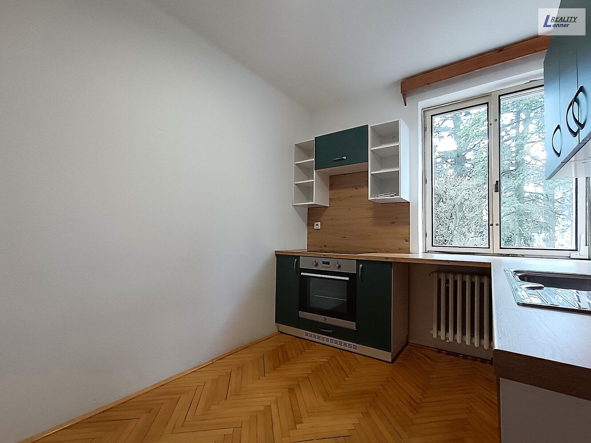 Pronájem bytové jednotky 3+1, 72 m2 v rodinném domě, zahrada, garáž