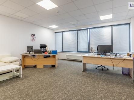Pronájem kanceláře, 70 m²