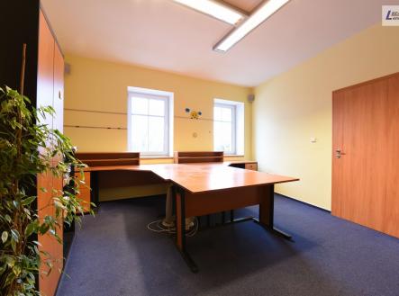 Pronájem kanceláře, 76 m²
