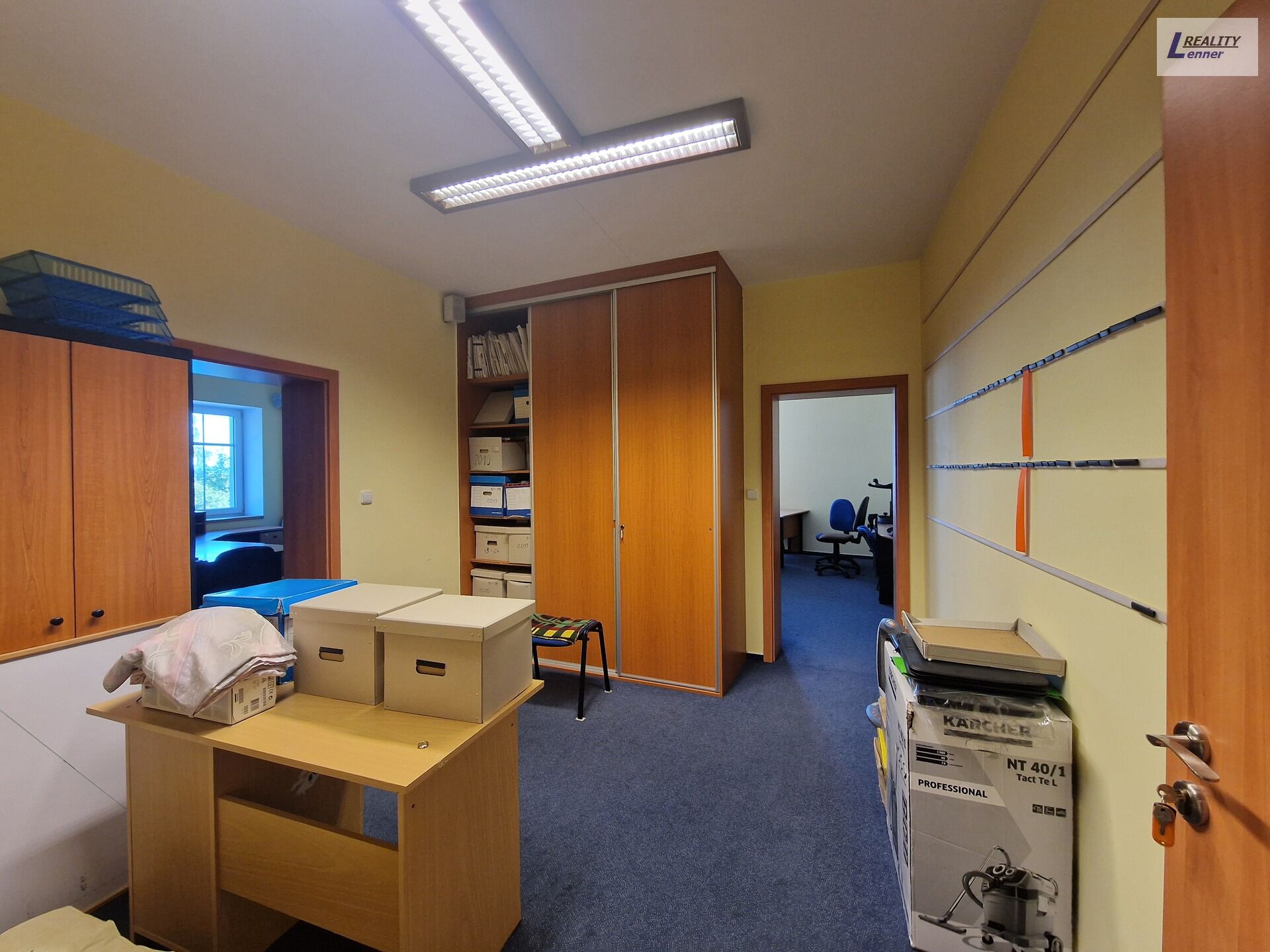 Kancelářské prostory k pronájmu 76 m2, 1. patro, parkování