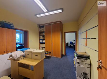Pronájem kanceláře, 76 m²