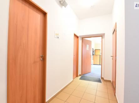 Pronájem kanceláře, 76 m²