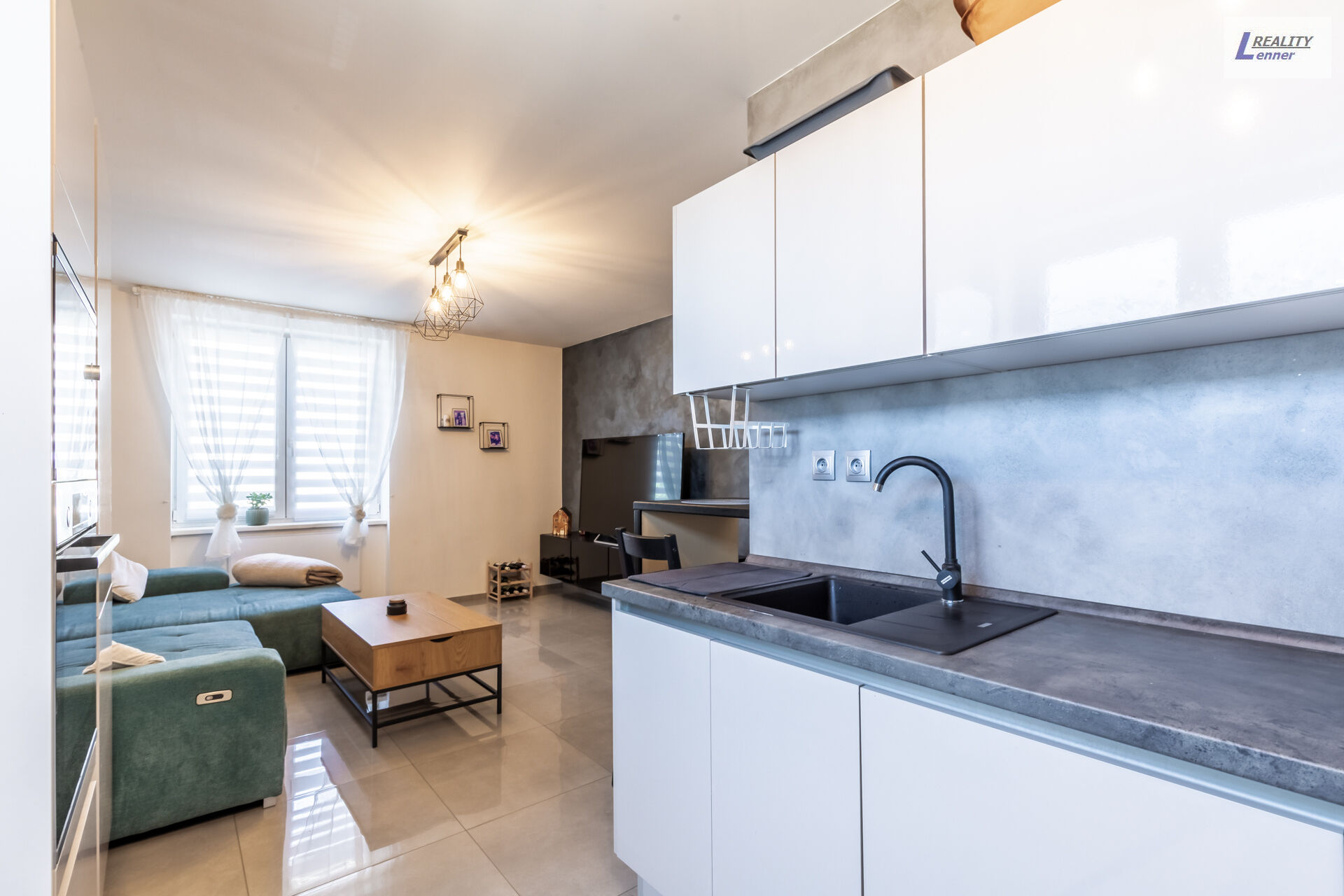 Prodej bytu 2+kk po rekonstrukci, sklep, OV, 54 m2, cihla