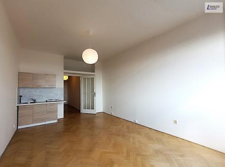Pronájem bytu, 1+kk, 32 m²
