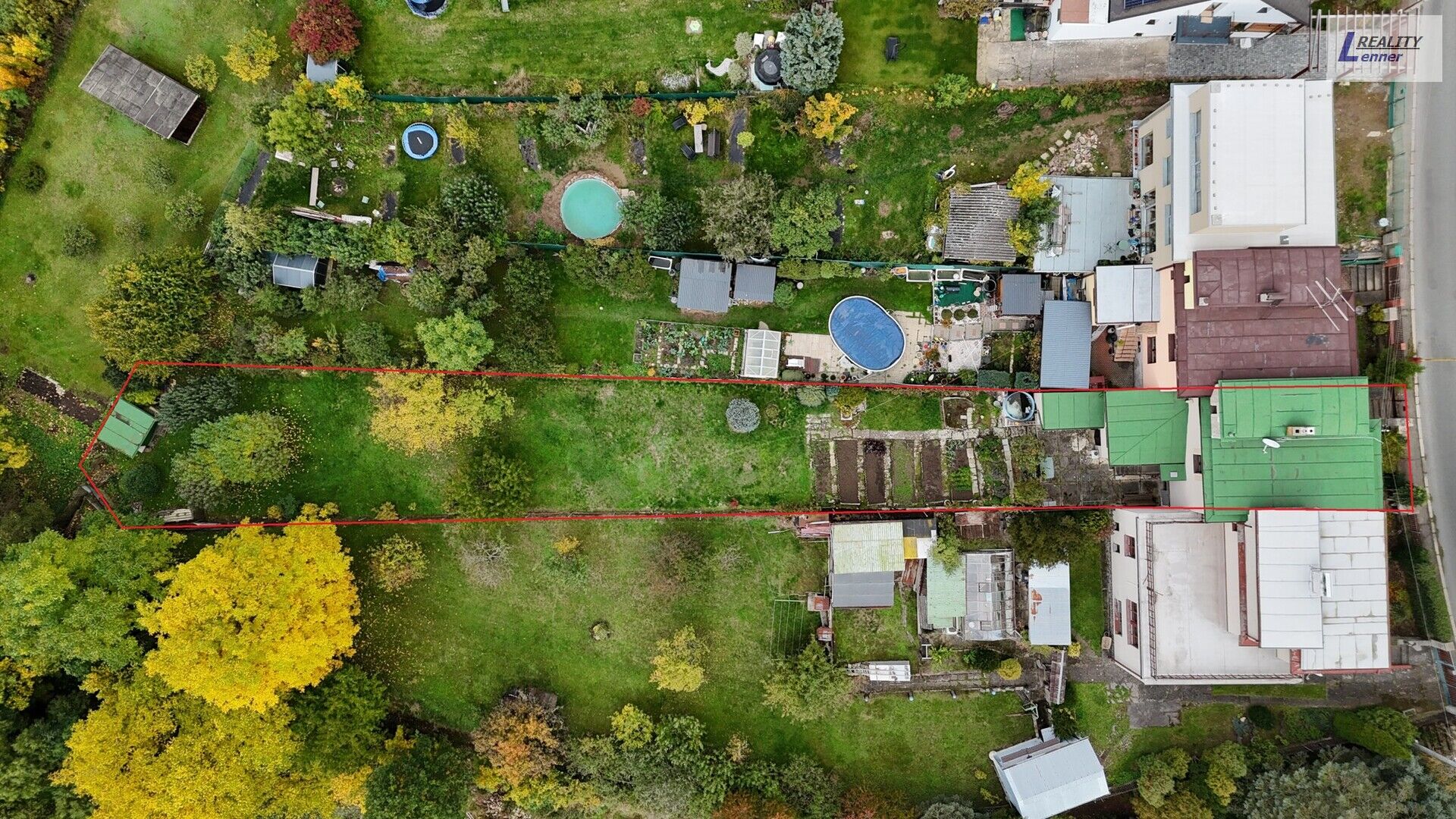 Rodinný dům 4+1 / balkon, terasa, sklep, dílna, zahradní domek – pozemek 789 m²