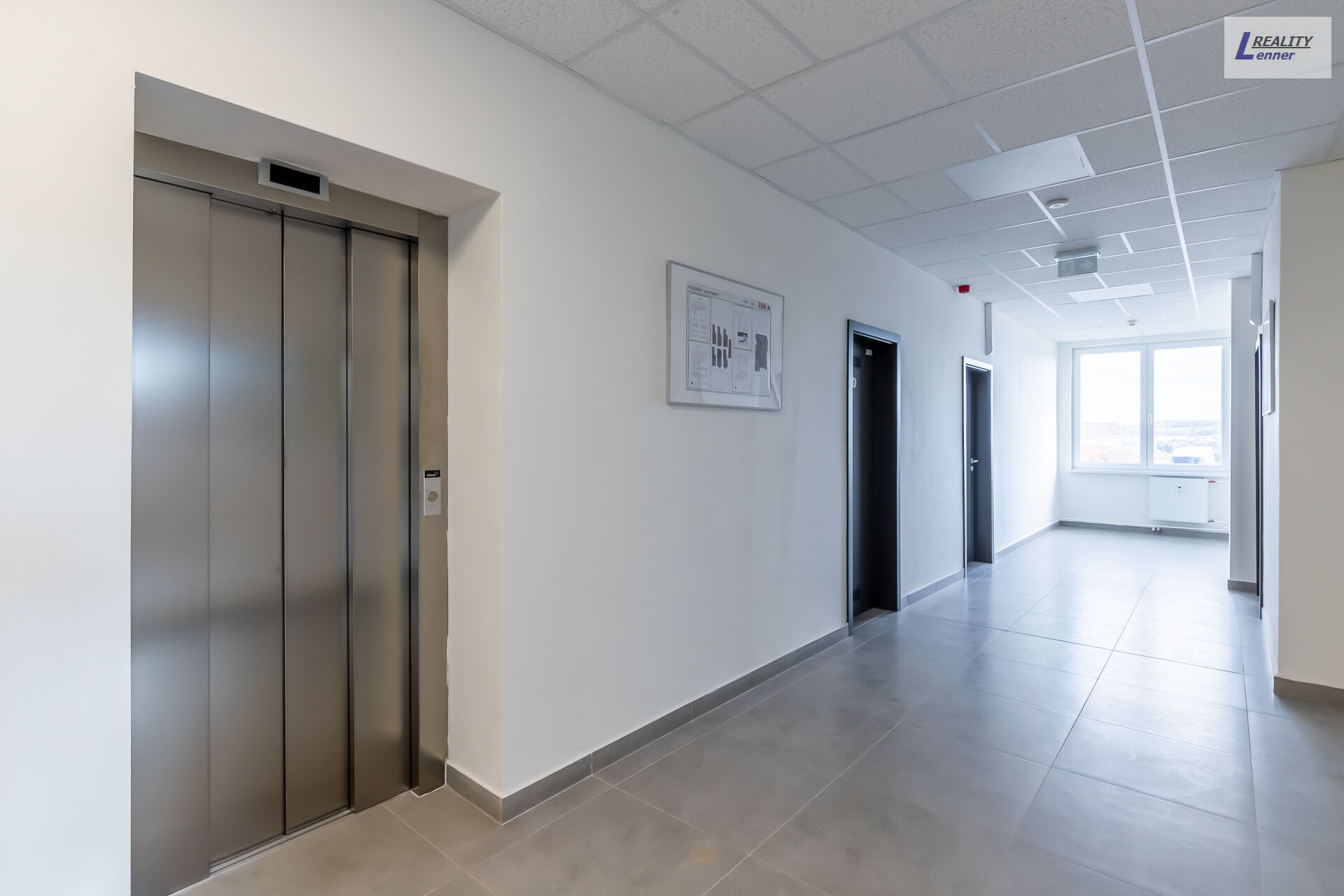 Pronájem kanceláře 30 m² vč. příslušenství a parkování – Příbram, K Podlesí