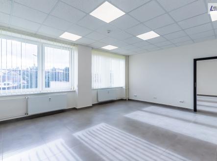 Pronájem kanceláře, 160 m²