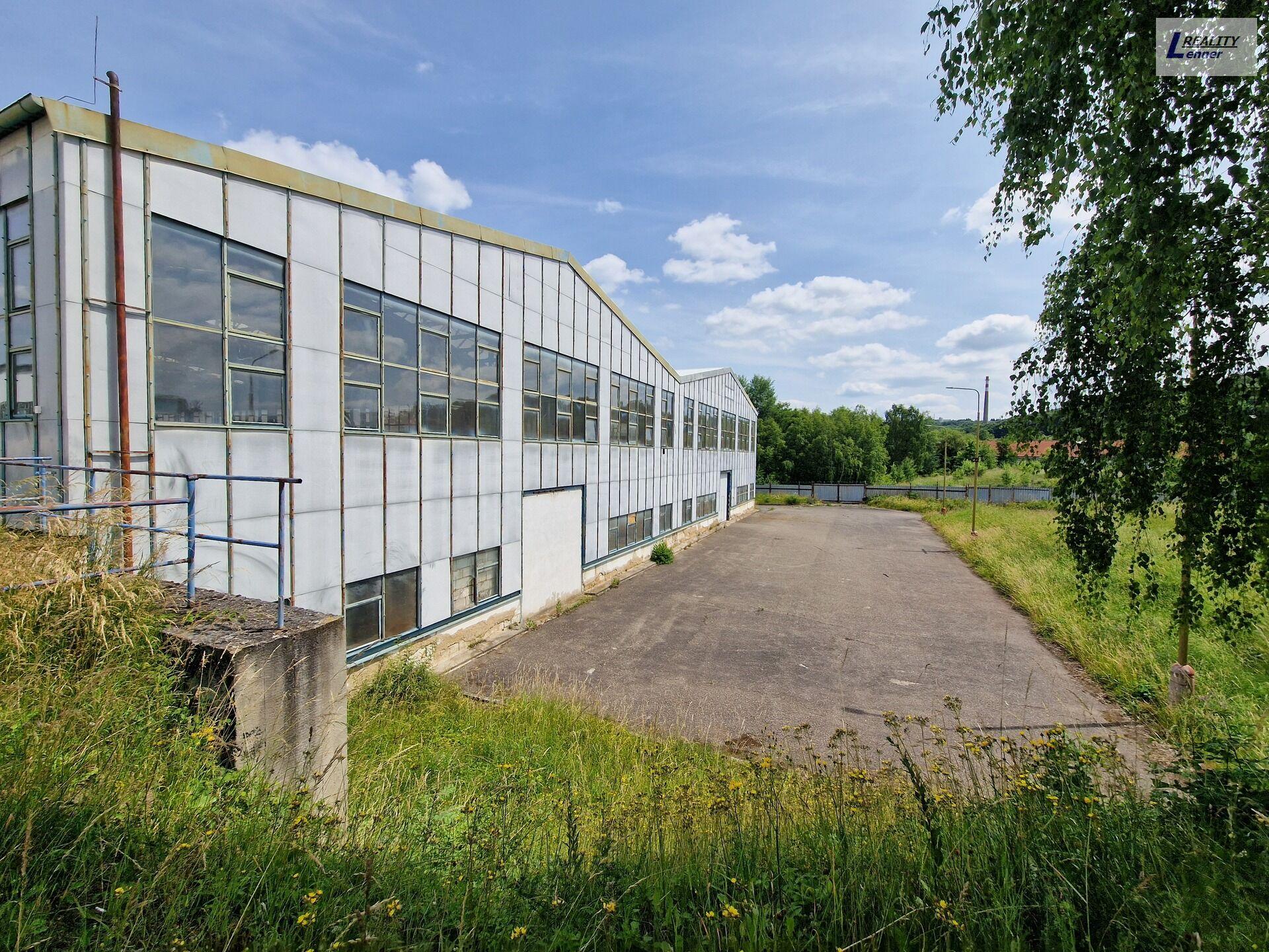 Komerční budova - výrobní hala 2.200 m2, v průmyslovém areálu, ulice Obecnická