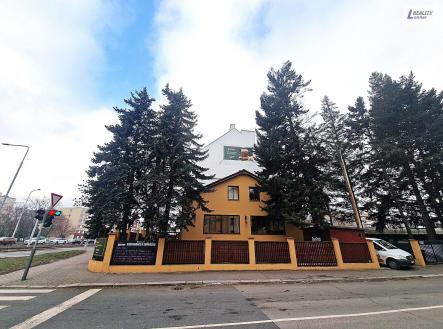 Pronájem obchodní prostor