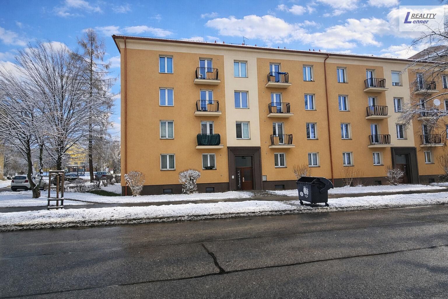 Pronájem bytu 2+1, cihla, 66 m2, 4.NP,  balkon