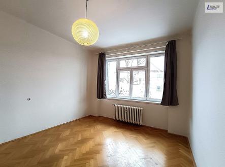 Pronájem bytu, 1+kk, 32 m²