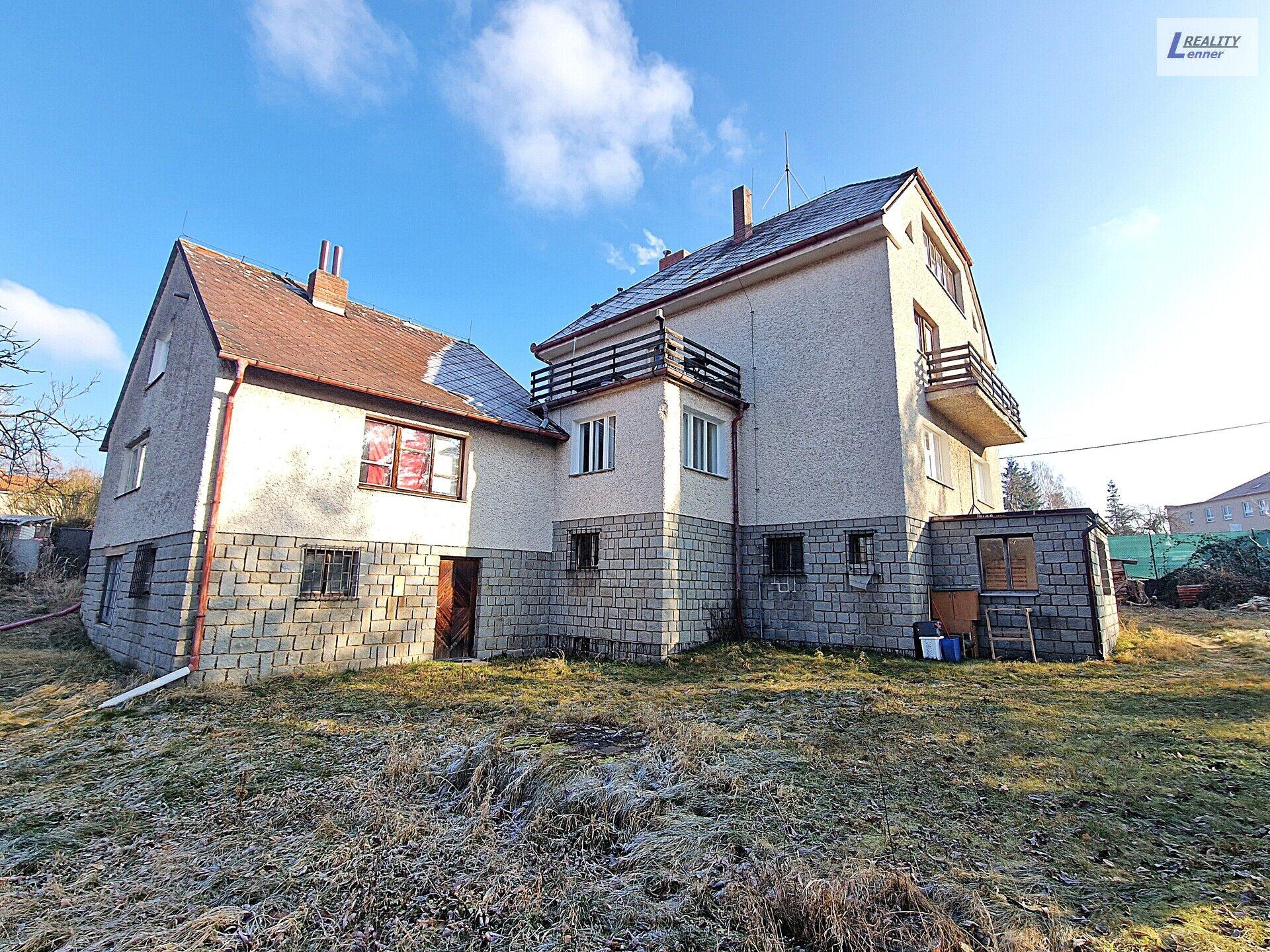 Komerční nemovitost 218 m2, 5 bytů,  4 samostatné pokoje, vlastní zahrada 1139 m2