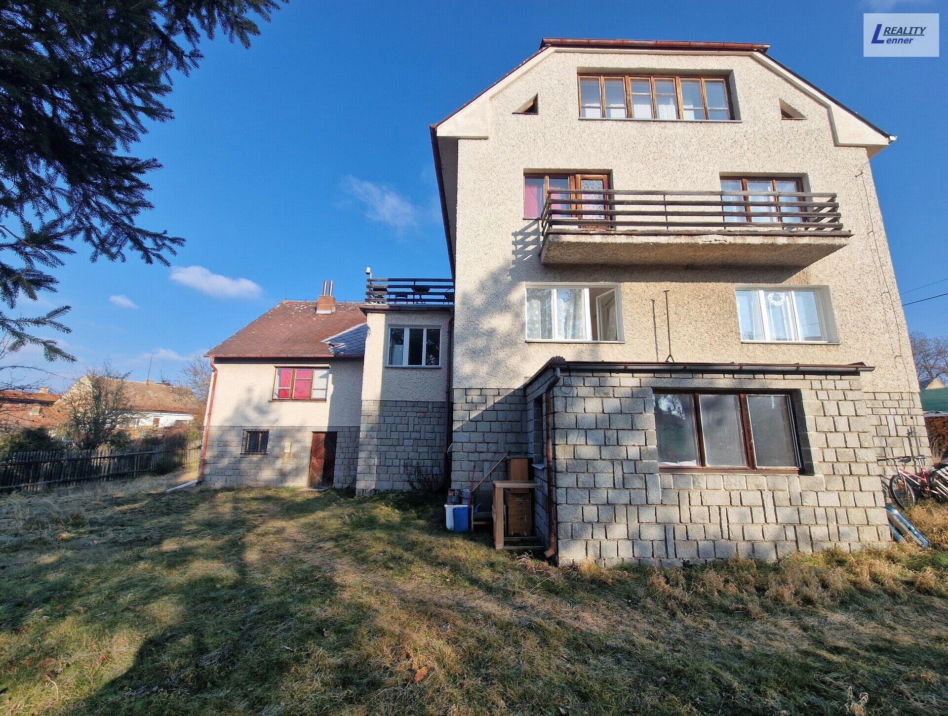 Komerční nemovitost 218 m2, 5 bytů,  4 samostatné pokoje, vlastní zahrada 1139 m2