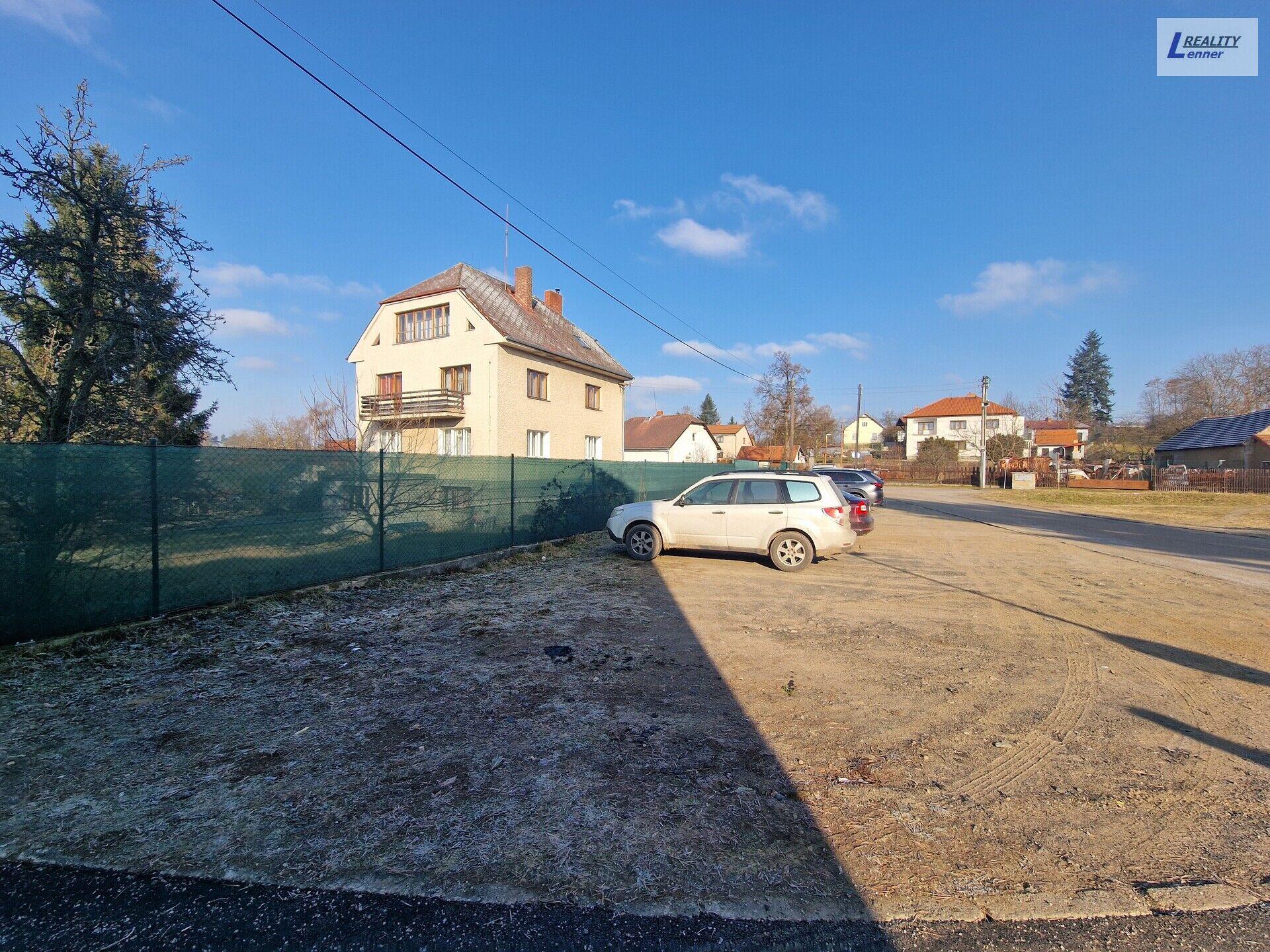 Komerční nemovitost 218 m2, 5 bytů,  4 samostatné pokoje, vlastní zahrada 1139 m2