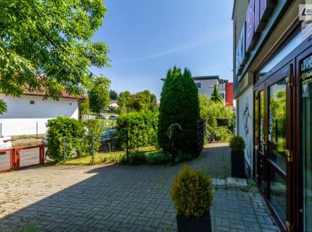 Prodej obchodní prostor