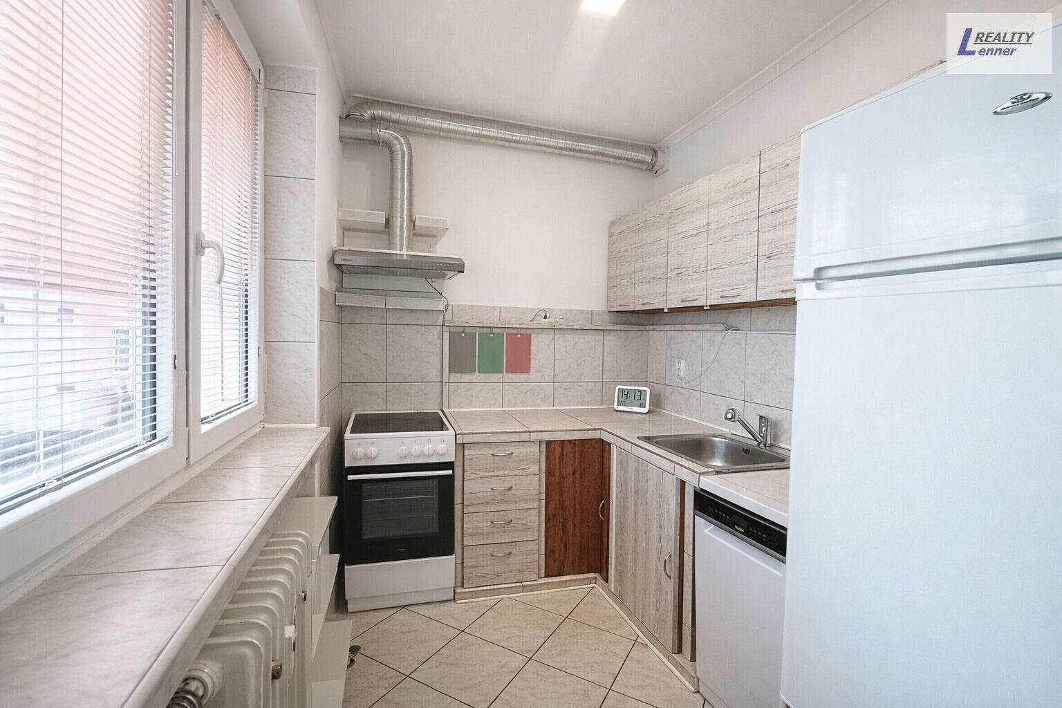 Pronájem bytu 1+KK, cihla, 33m2, 2. patro