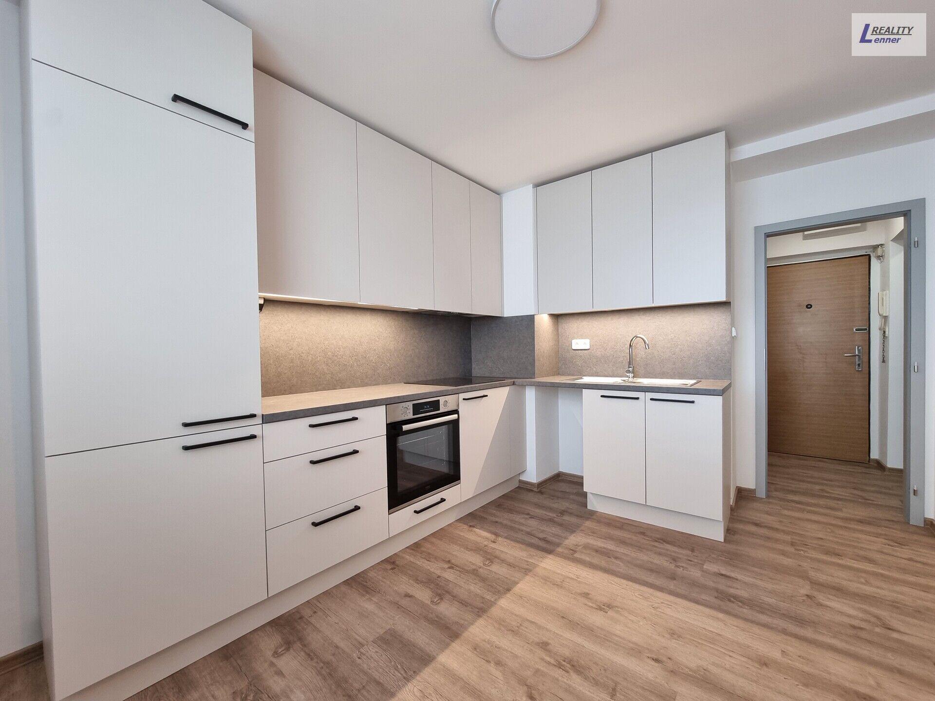 Pronájem moderního bytu 1+1 s lodžií, 35 m2, po kompletní rekonstrukci