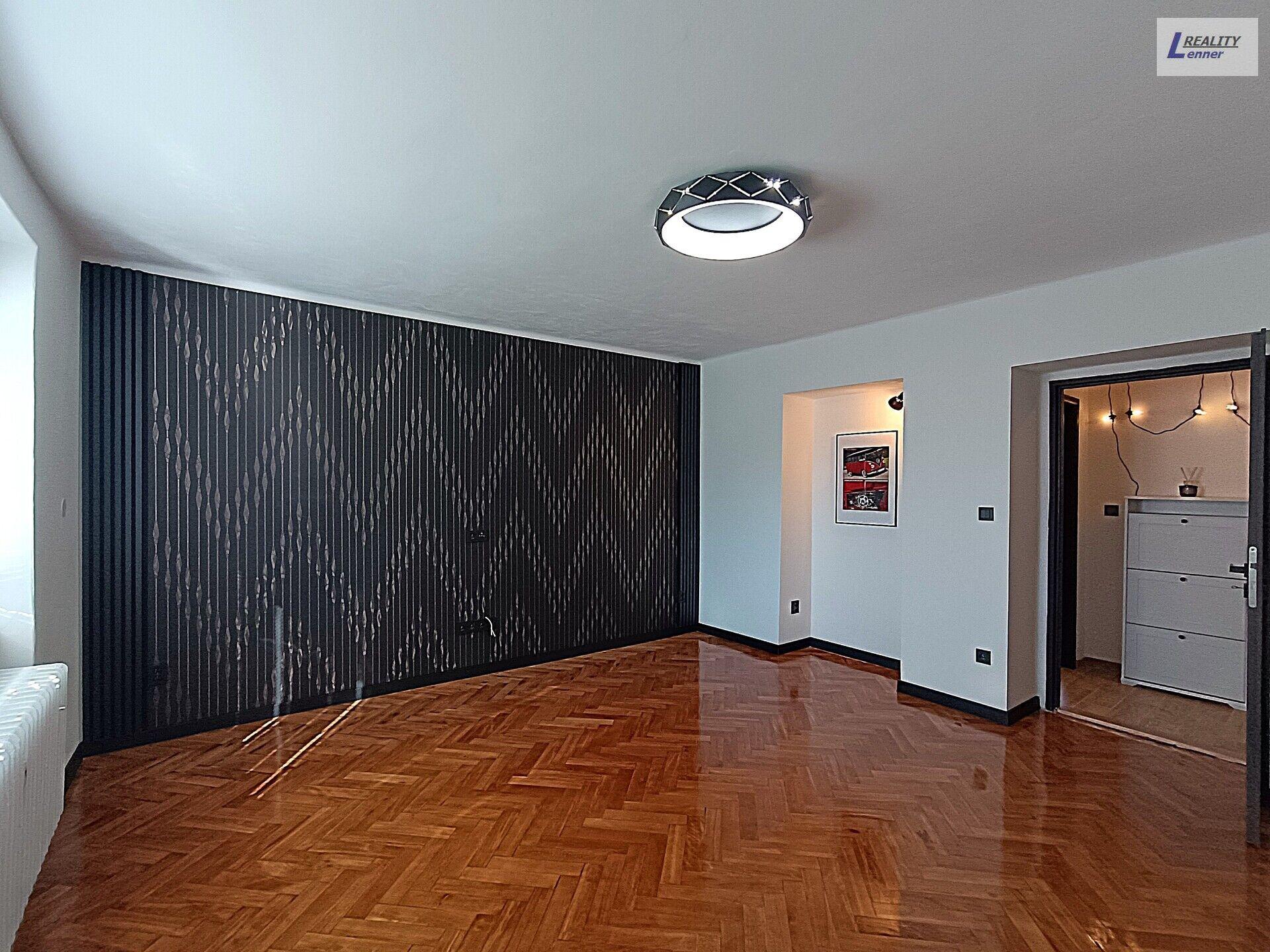 Pronájem bytu po rekonstrukci 2+1, cihla, 51 m2