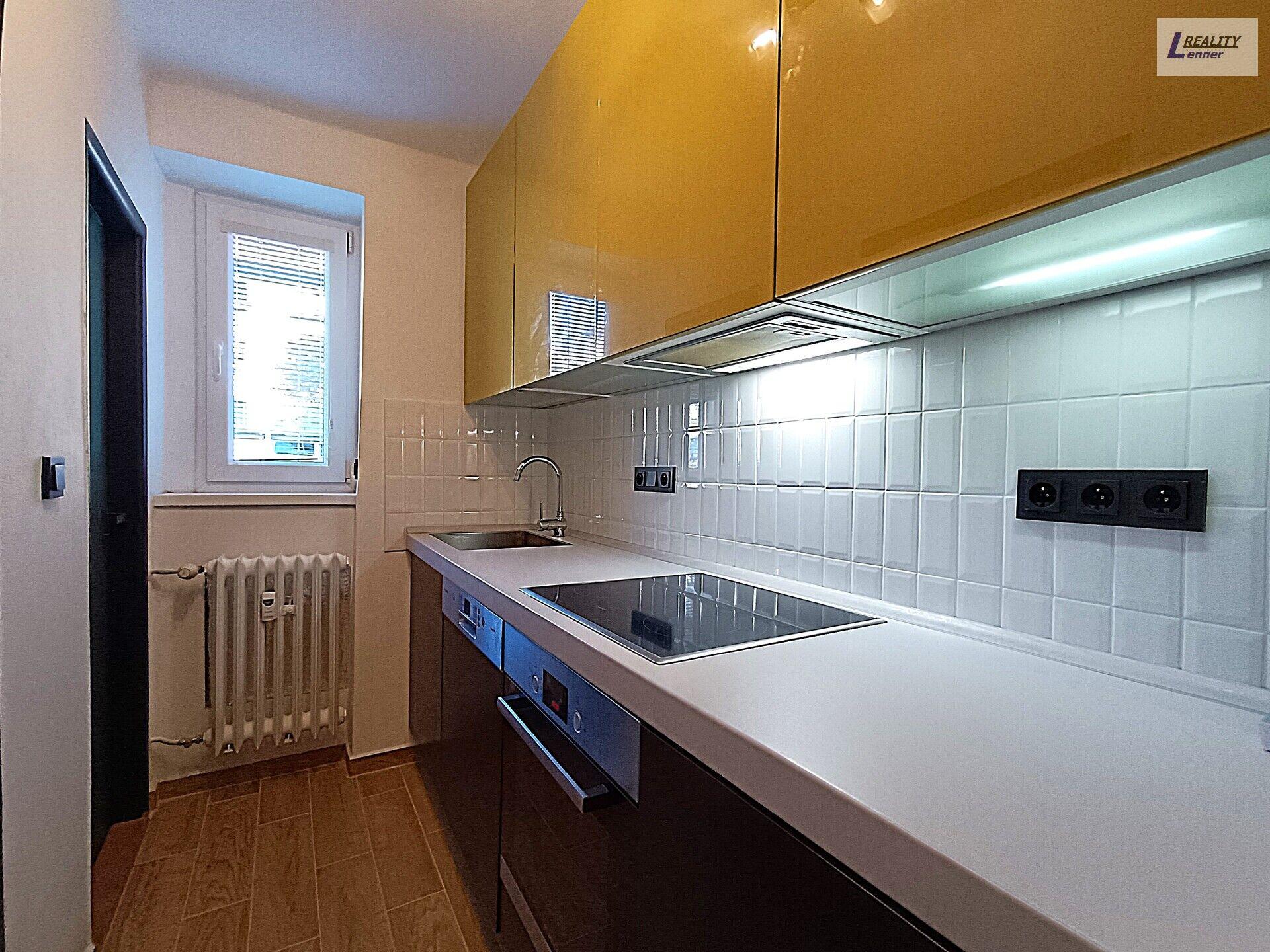 Pronájem bytu po rekonstrukci 2+1, cihla, 51 m2