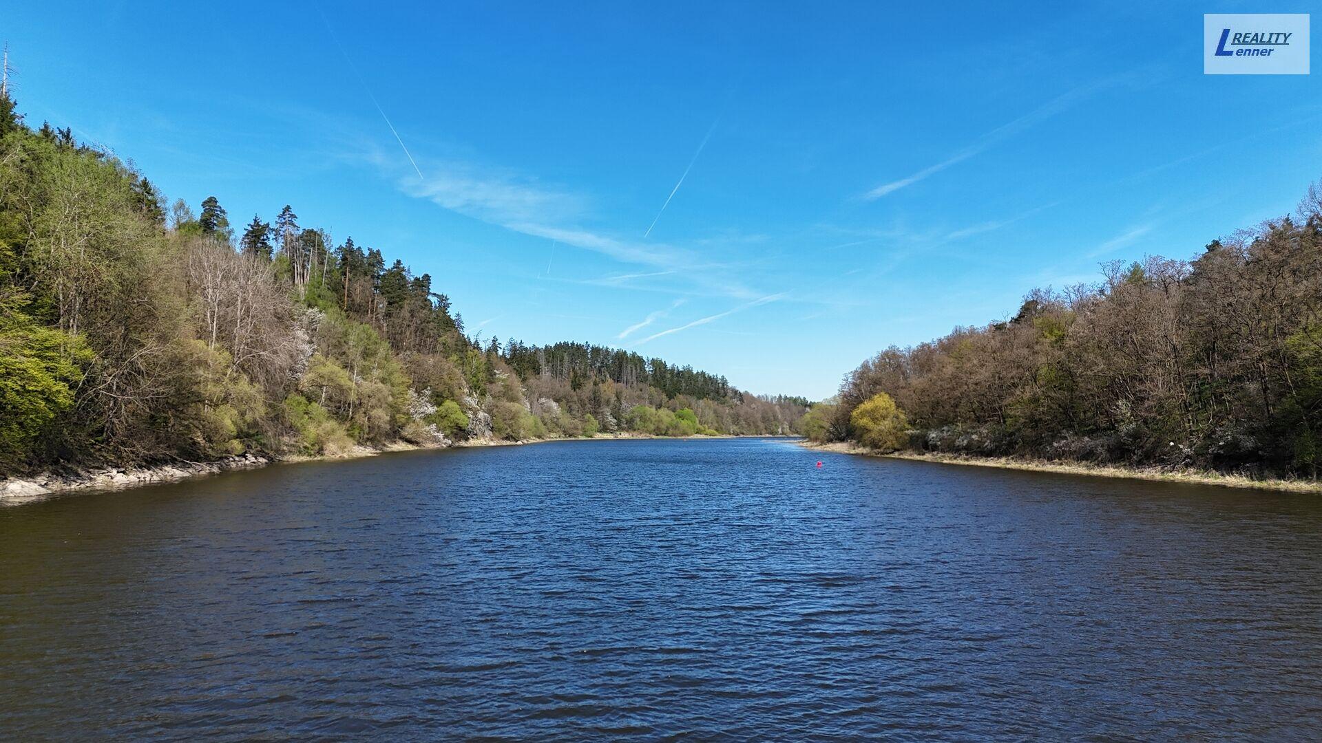 Chata 4+kk 115 m2/ terasa, balkon, cihla/ dřevo, vše na pozemku 437 m2