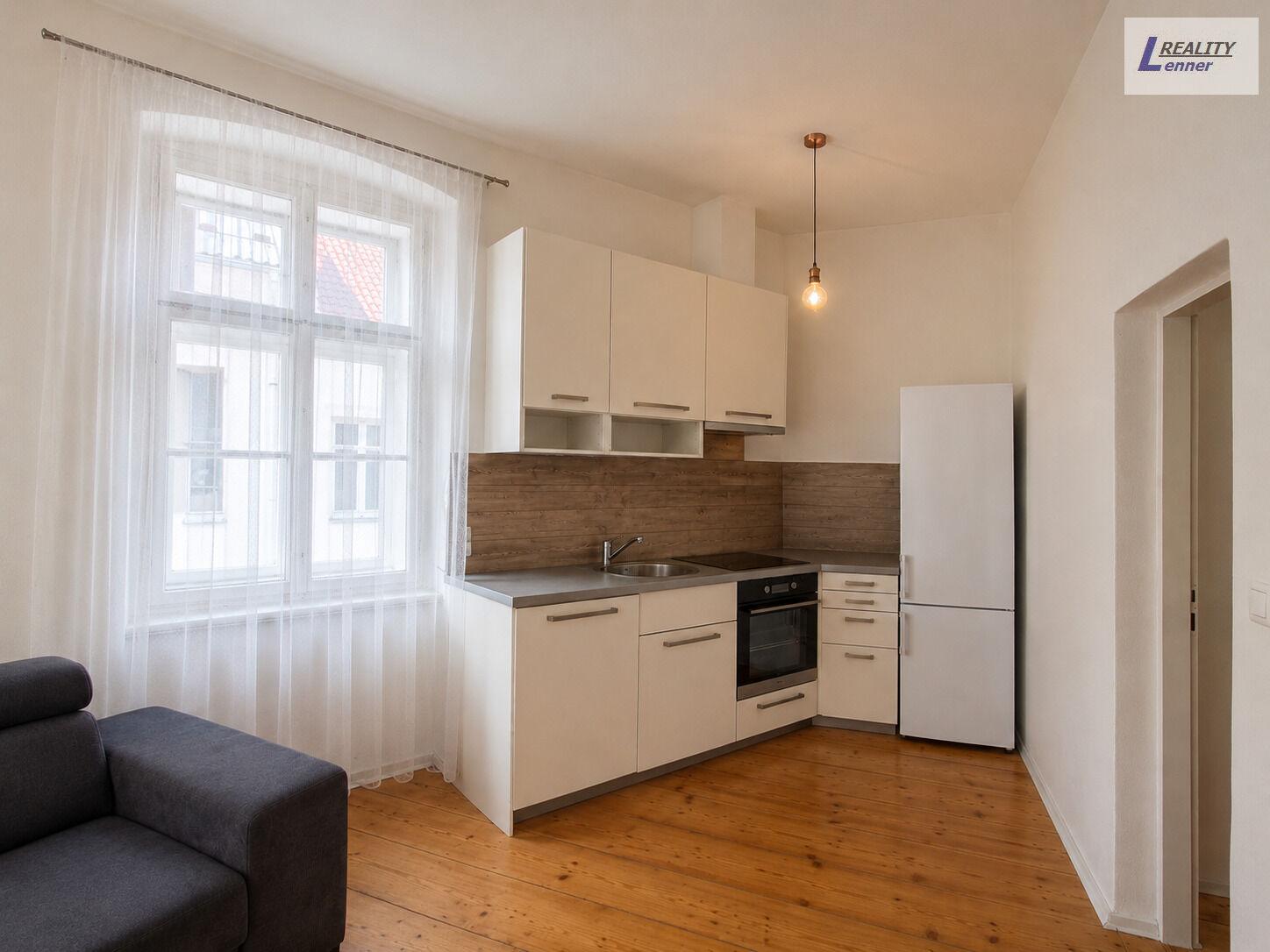 Pronájem bytu 2+kk, cihla, 55 m2, 2. patro