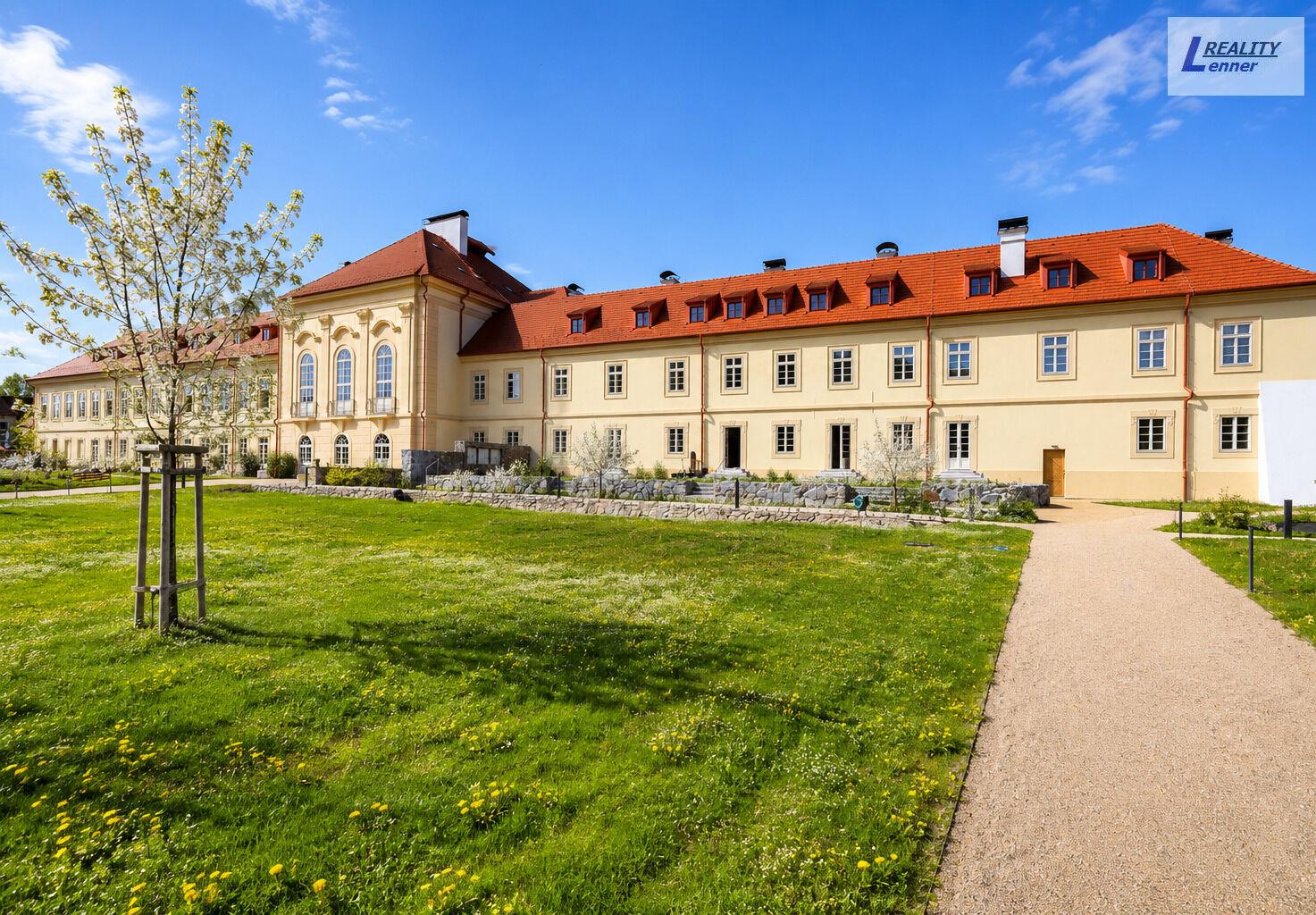 Pronájem bytu 1+kk, 38m2, rezidence na zámku