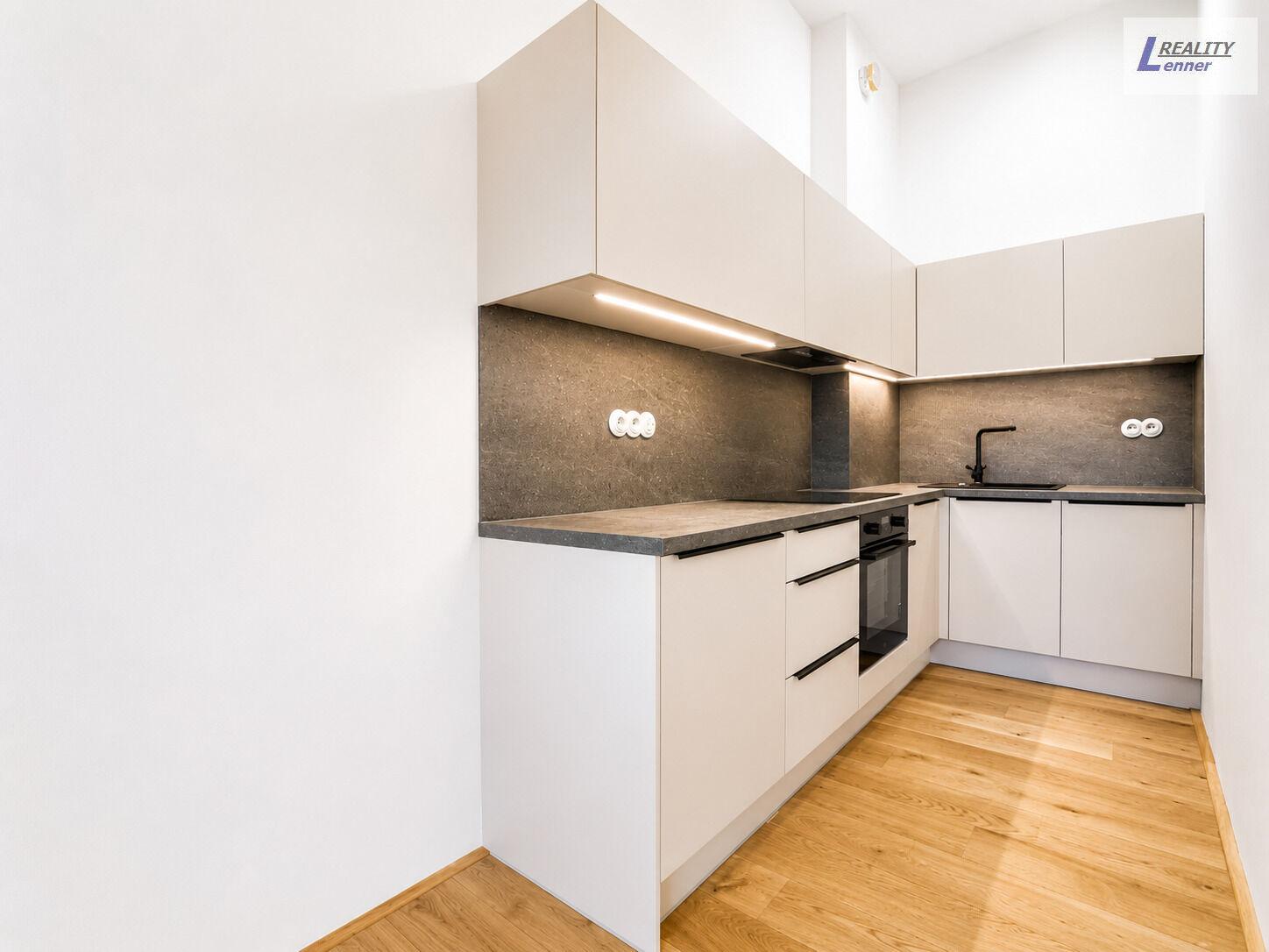 Pronájem bytu 1+kk, 38m2, rezidence na zámku